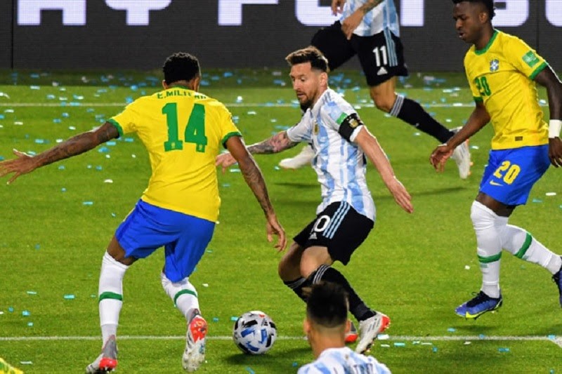 Soi k&egrave;o b&oacute;ng đ&aacute; Brazil